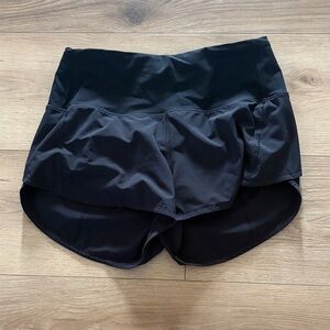 Lululemon black high rise 2.5” speed ups